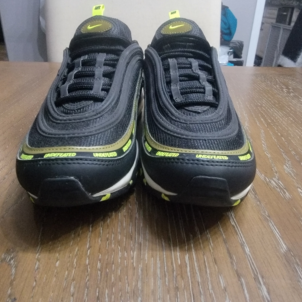 Nike Airmax 97, shoes,used, no box, good condtion, 7 men/8.5 women, black volt - Picture 2 of 8